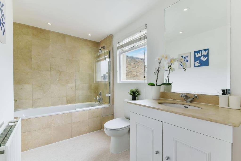 Knightsbridge Stylish Two Bedroom Apartment 런던 외부 사진